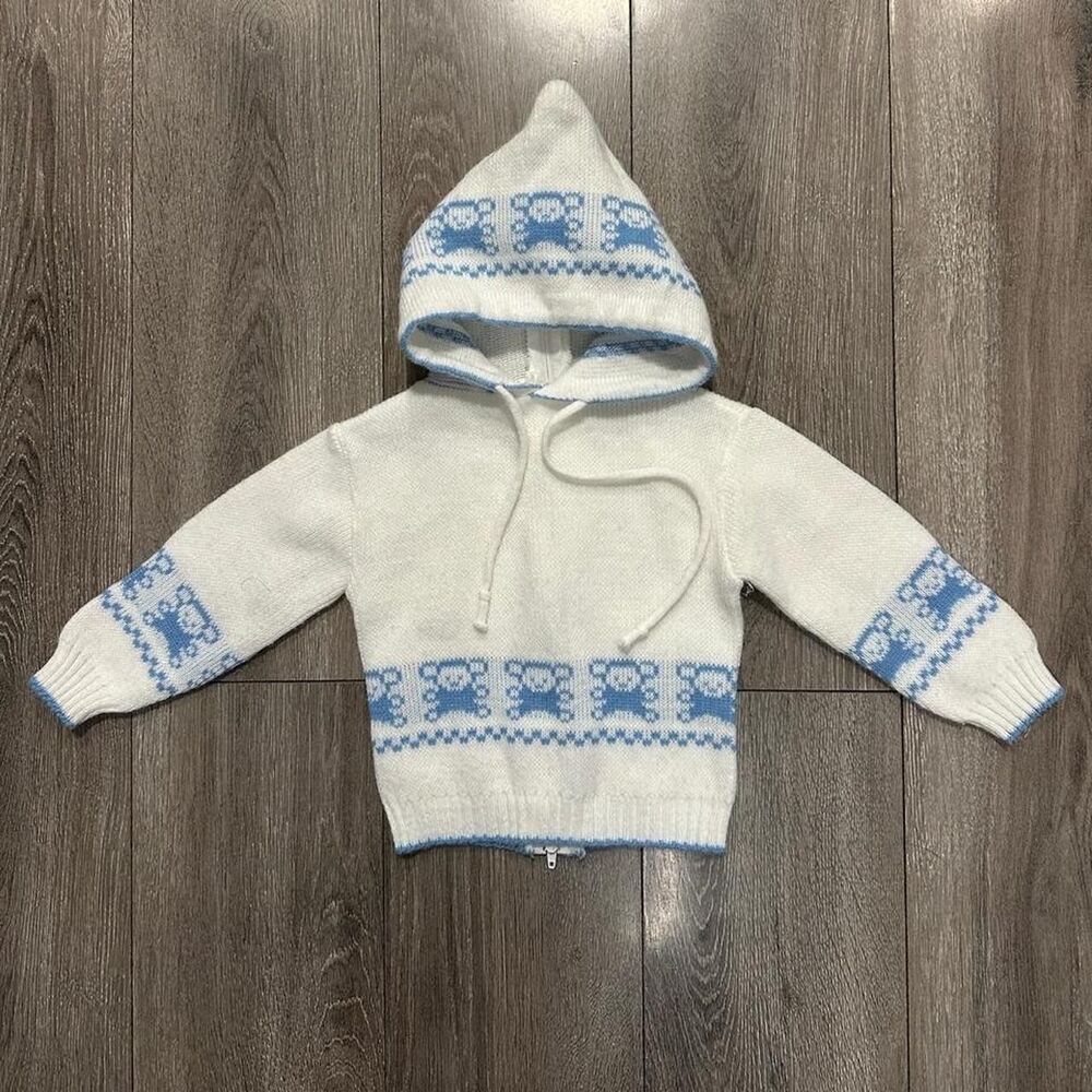 Bluebird White and Cream Jumper